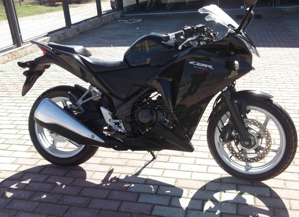 Honda CBR250R ABS …