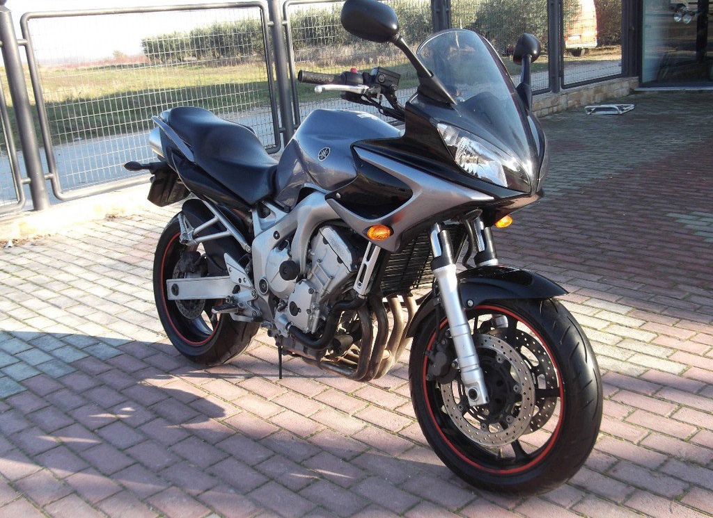 Yamaha FZ6 Fazer S2 