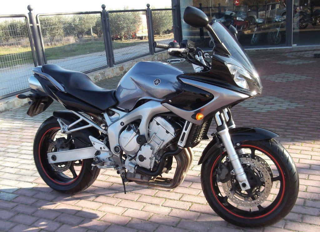 Yamaha FZ6 Fazer S2 