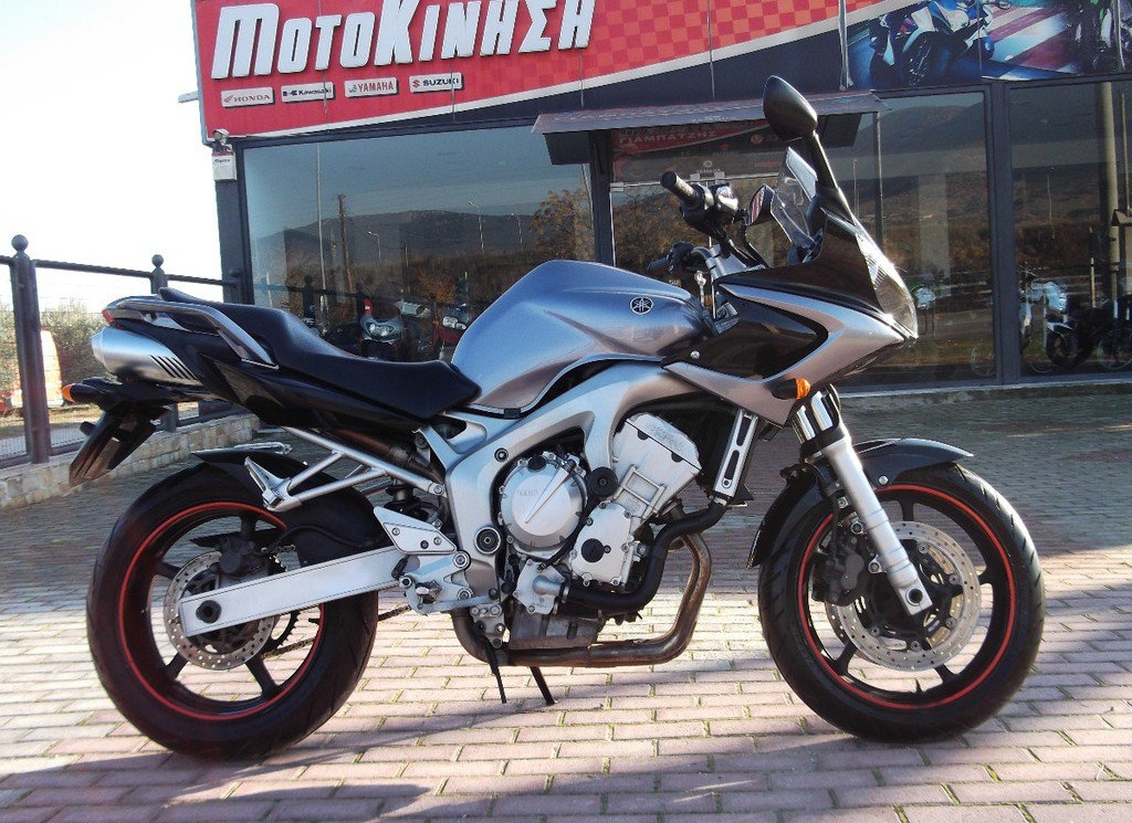 Yamaha FZ6 Fazer S2 