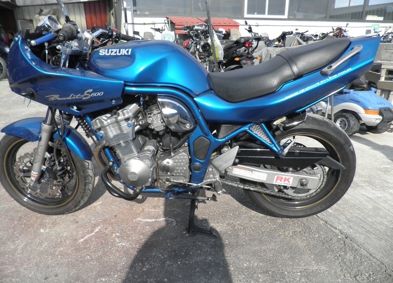 Suzuki GSF 600 …