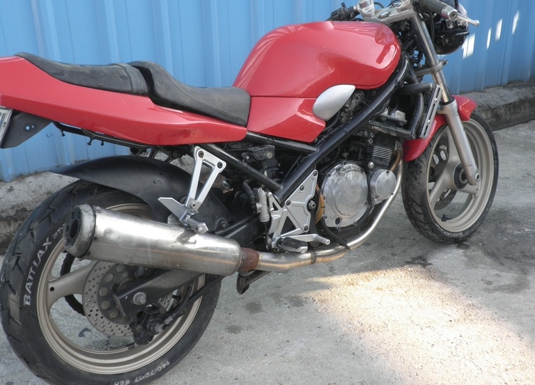 Suzuki GSF 400 …