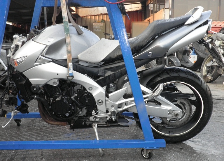 Suzuki GSR 600 