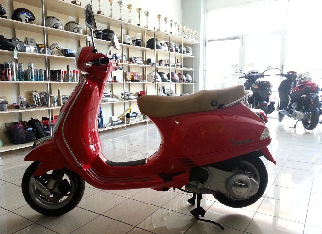 Vespa LX 125 …