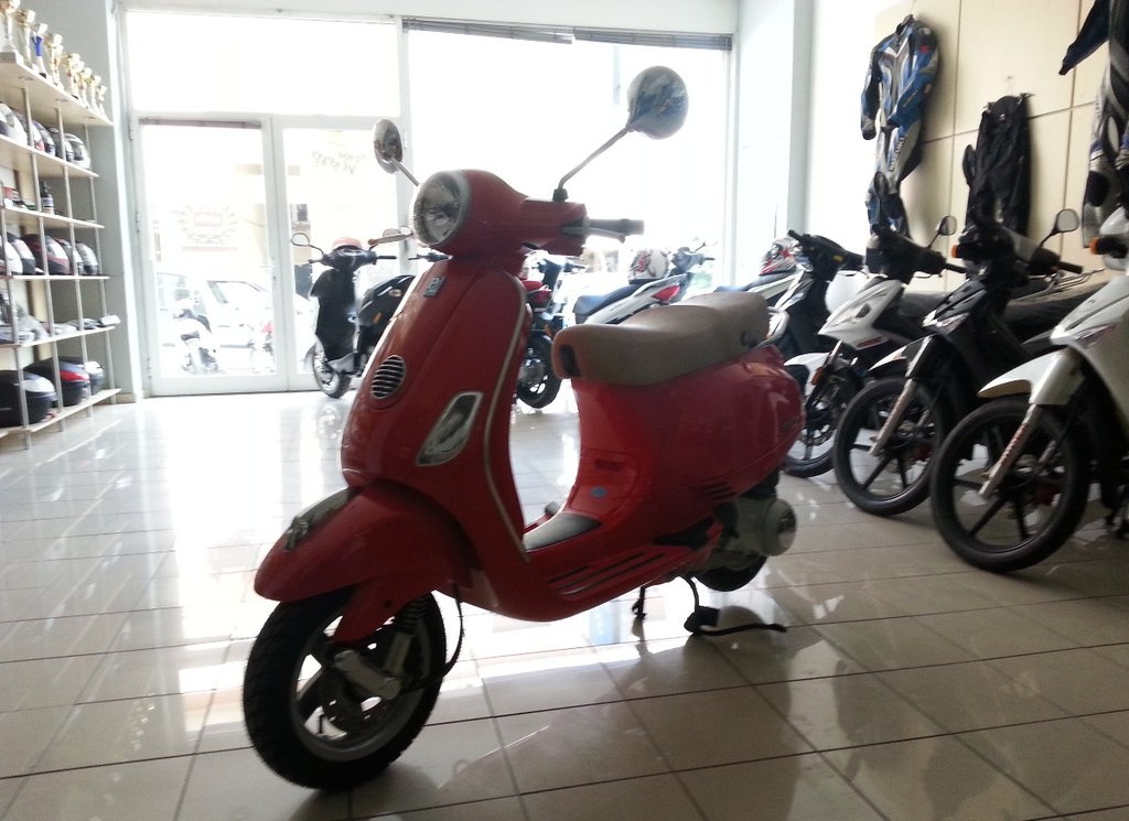 Vespa LX 125 …