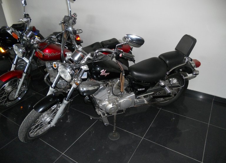 Yamaha XV Virago 