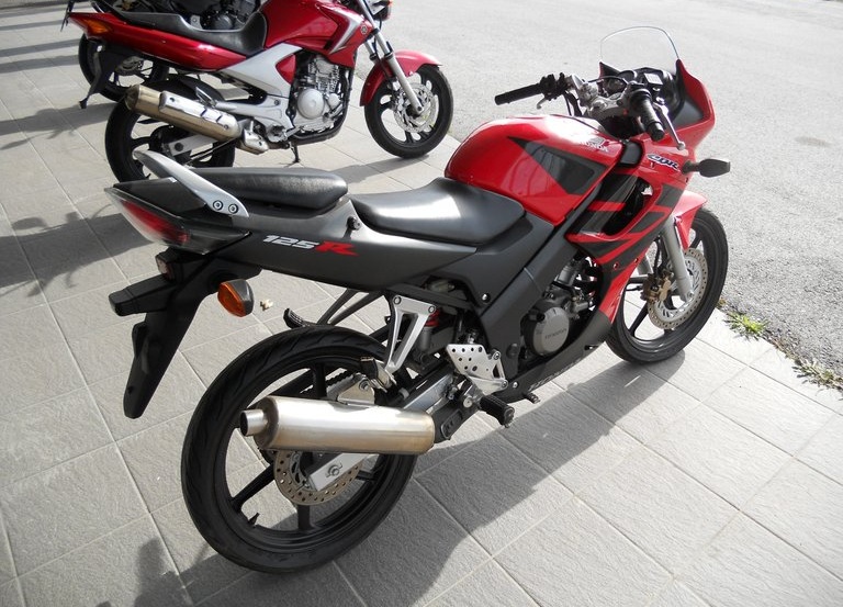 Honda CBR 125R 