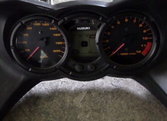 SUZUKI 650 V-STROM …