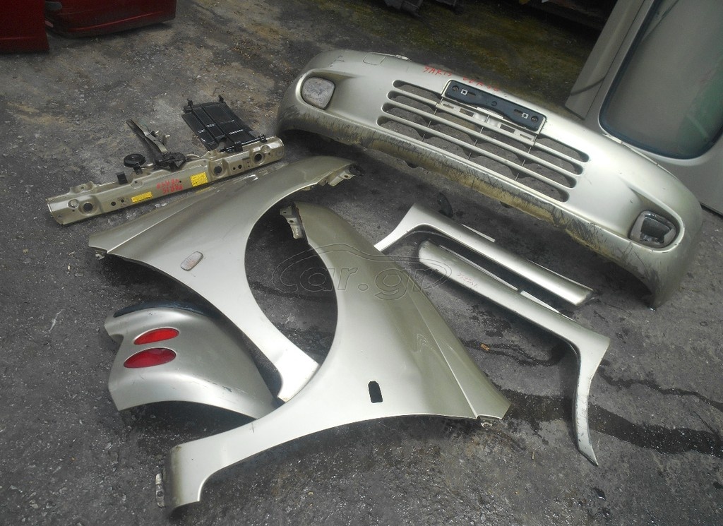 TΟΥΟΤΑ YARIS VERSO