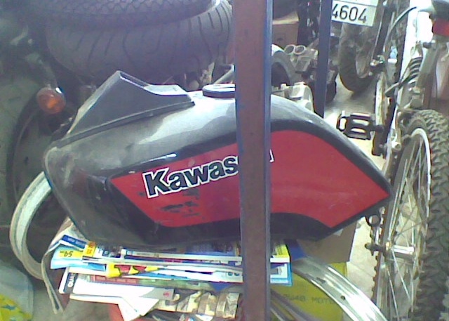 KAWASAKI GPZ 550 UNITRAK ΡΕΖΕΡΒΟΥΑΡ.