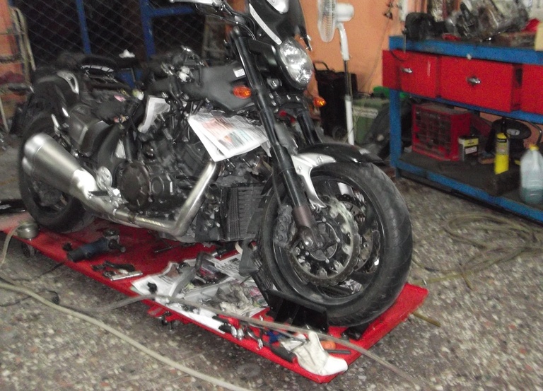 V MAX1700 OTH ANTALAKTHKO XREIASTHTE KAI SERVIS ΔΕΙΤΕ ΦΩΤΟ 