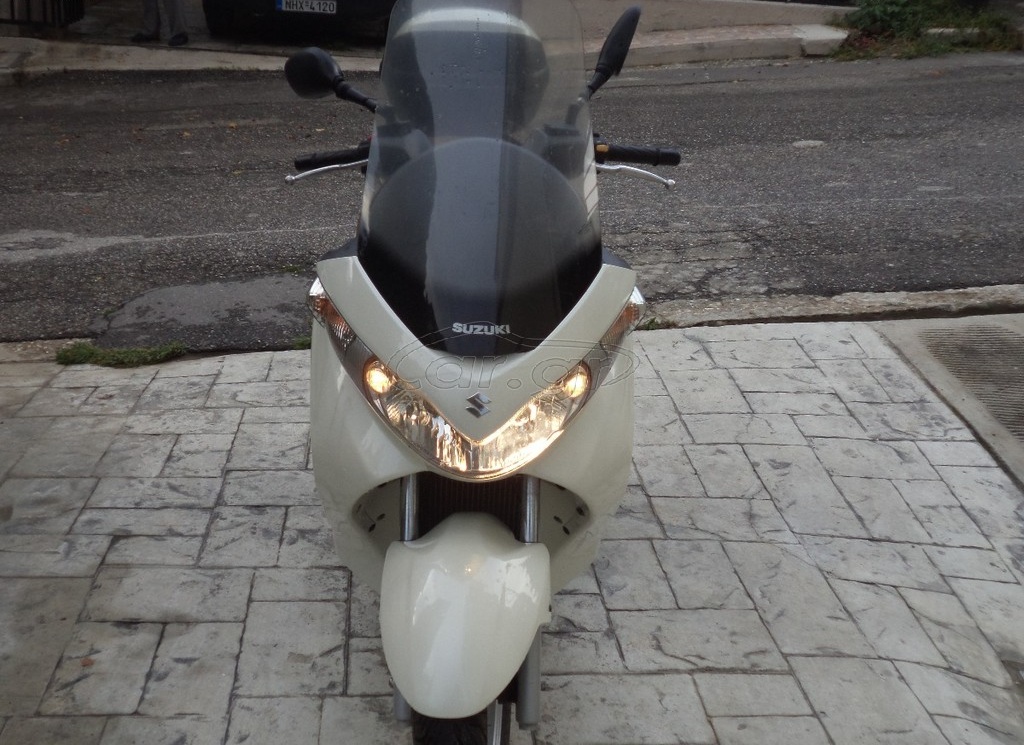 Suzuki Burgman 200 …