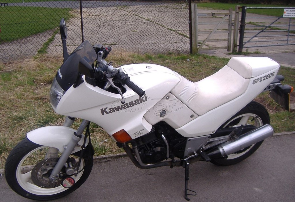 Kawasaki GPZ 250 …