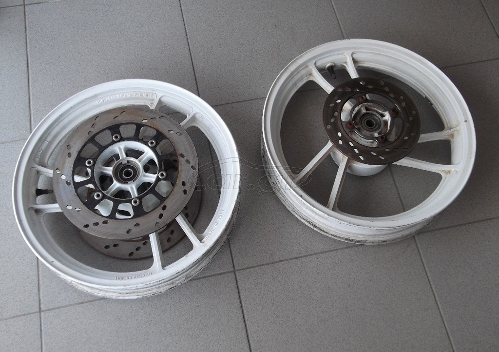 Suzuki GSX-R 400 …