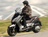 Yamaha YP X-MAX 250 Αμορτισέρ/Ανάρτηση πίσω  άριστη κατάσταση!!! 