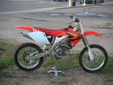 HONDA CRF 450 2001/2005 αριστερό γνήσιο ψυγείο νερού και γρίλιες L+R!!!!