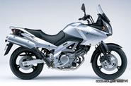 SUZUKI DL 650 V STROM ΖΑΝΤΑ ΕΜΠΡΟΣ ΣΕ ΑΡΙΣΤΗ ΚΑΤΑΣΤΑΣΗ!!!!!!