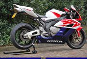 Honda CBR1000RR 2004/06  Σταυρός Πιρουνιού και Τιμονοπλακα σε άριστη κατάσταση!!