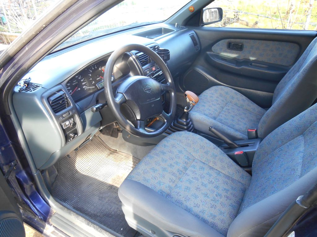 Nissan Almera N15 '97