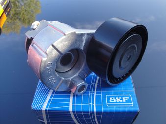 Τεντωτήρας, ιμάντα δυναμού SKF DACIA - NISSAN - RENAULT VKM36055