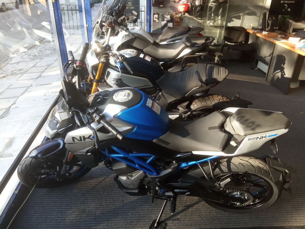 CFMoto '25 NK300