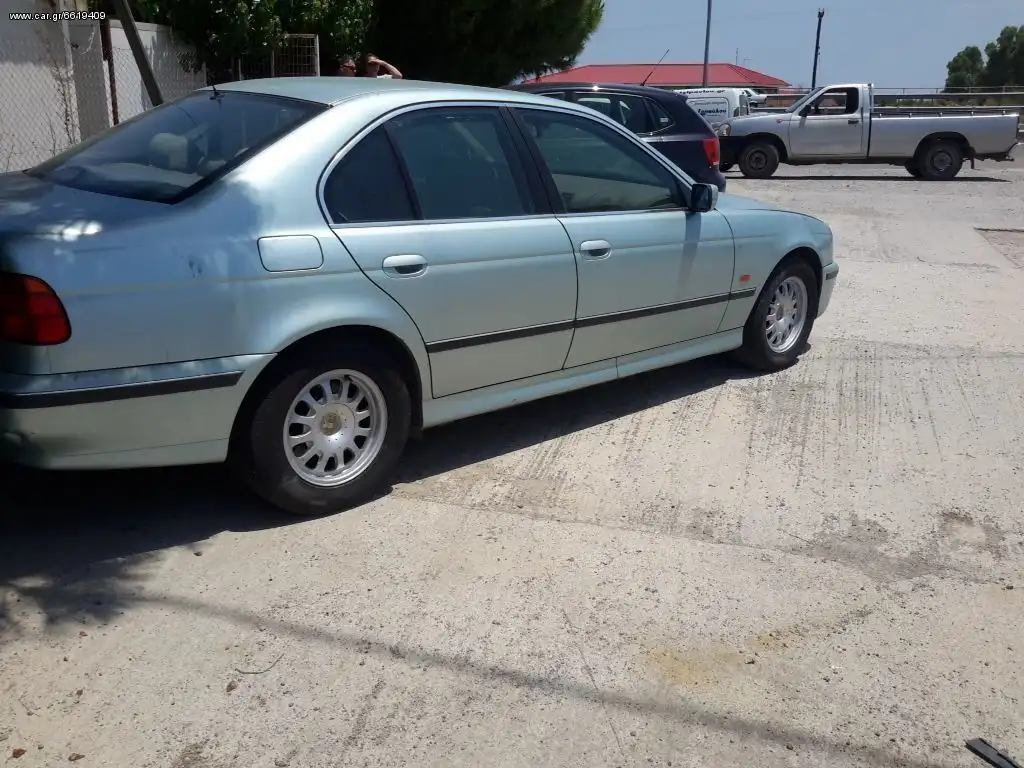 Ολόκληρο Αυτοκίνητο BMW …