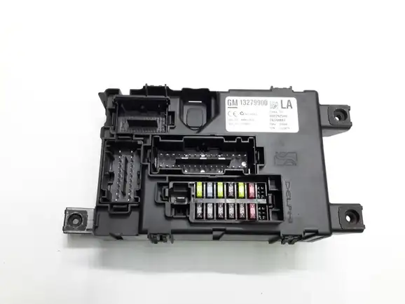 Ασφαλειοθήκη OPEL CORSA Hatchback / 3dr 2006 - 2011 ( D ) 1.0 (L08, L68)  ( Z 10 XEP  ) (60 hp ) Βενζίνη #13279900