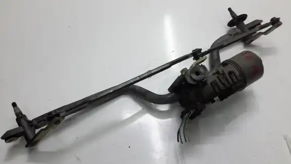 Σύστημα καθαρισμού παρμπρίζ RENAULT CLIO ( CB ) Hatchback / 3dr 2001 - 2005 1.0 Campus Flex  ( D4D 754  ) (80 hp ) Βενζίνη/αιθανόλη #8200258327