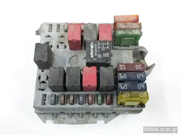 Ασφαλειοθήκη FIAT PUNTO Hatchback / 3dr 2003 - 2011 ( 188 ) 1.2 16V 80 (188.233, .235, .253, .255, .333, .353, .639,...  ( 188 A5.000  ) (80 hp ) Βενζίνη #46835597