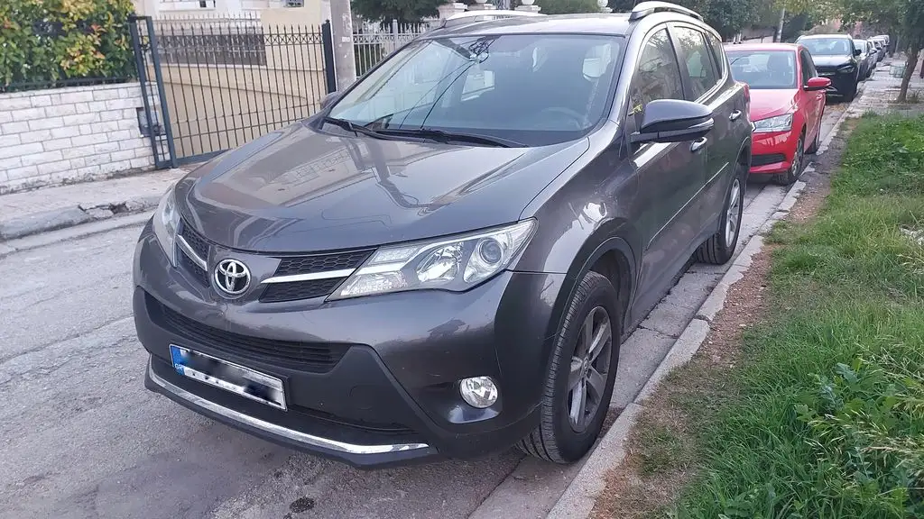 Toyota RAV-4 Active '14