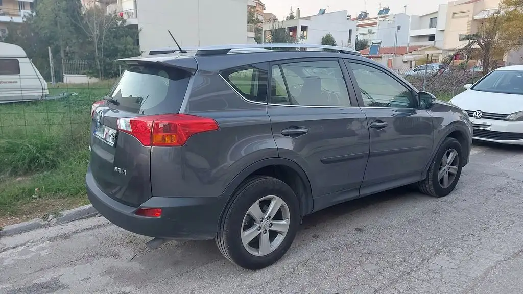 Toyota RAV-4 Active '14