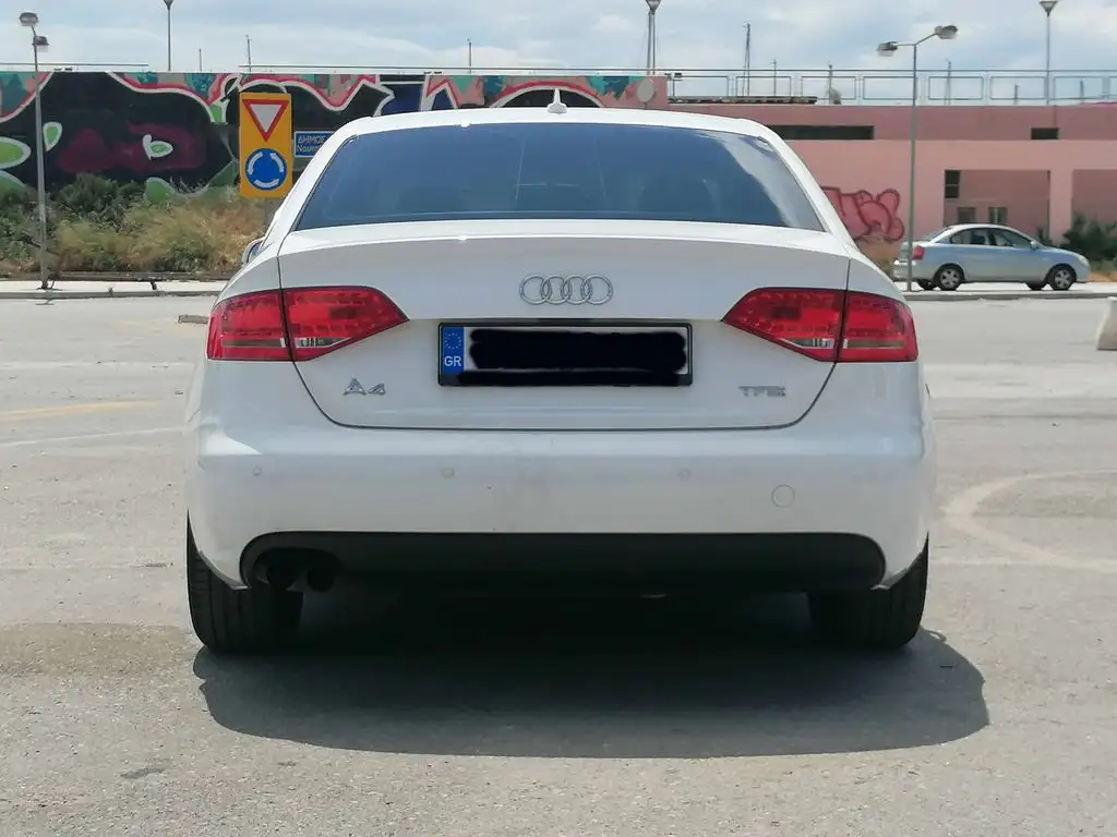 Audi A4 1.8 …