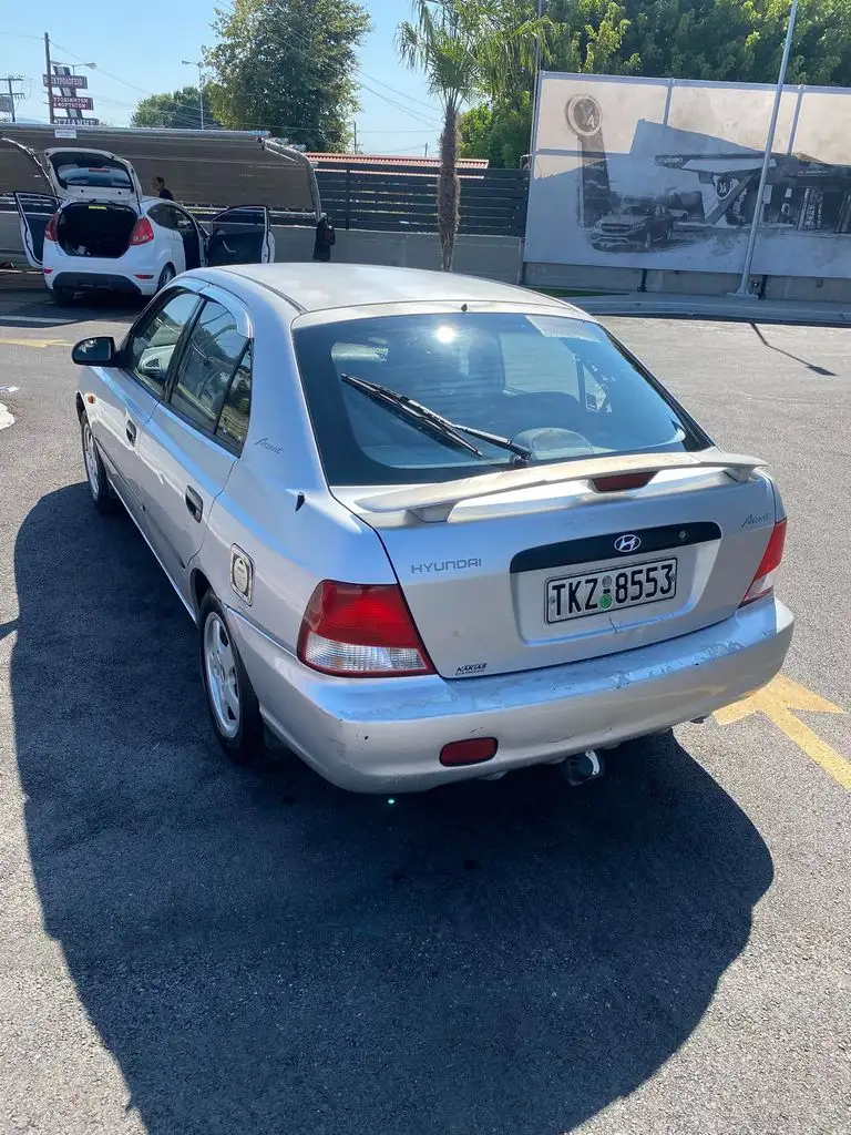 Hyundai Accent  '00