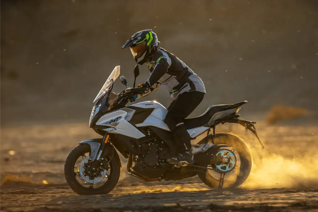 CFMoto '24 ΜΤ 700 ΕΤΟΙΜΟΠΑΡΑΔΩΤΟ