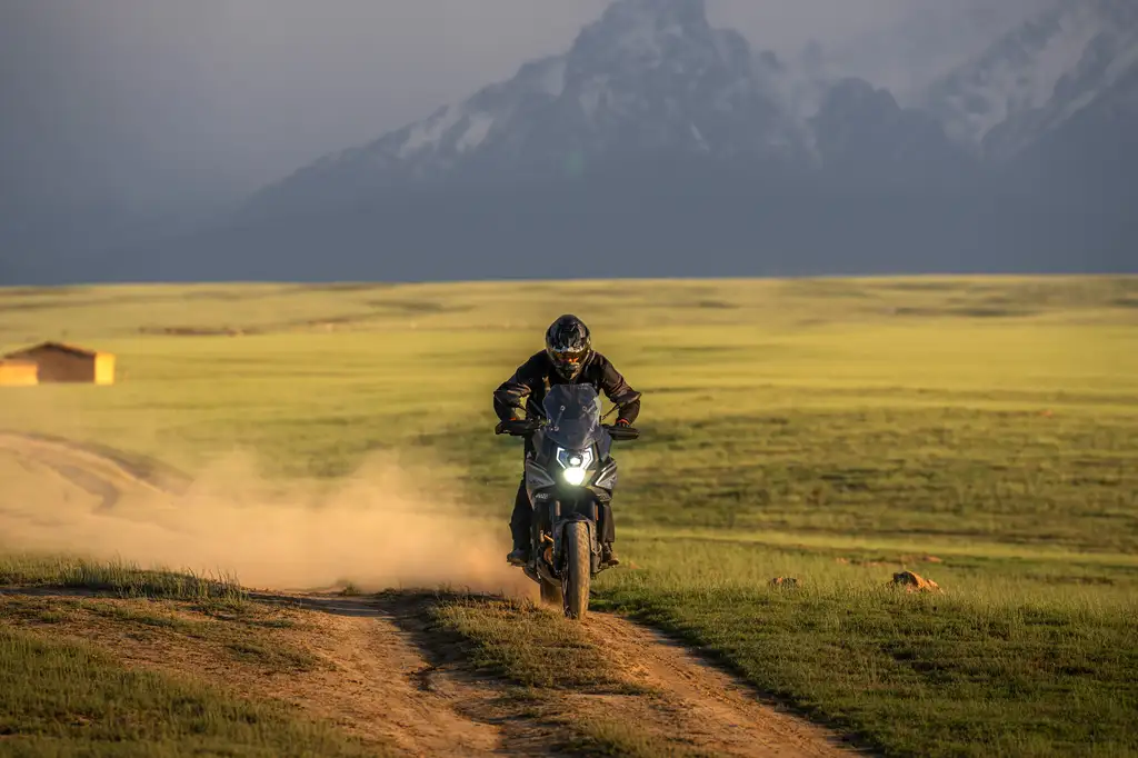 CFMoto '24 ΜΤ 700 ΕΤΟΙΜΟΠΑΡΑΔΩΤΟ