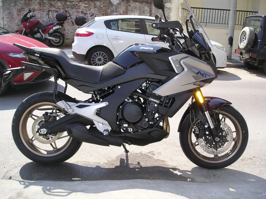 CFMoto '24 ΜΤ 700 ΕΤΟΙΜΟΠΑΡΑΔΩΤΟ