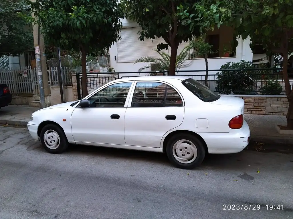 Hyundai Accent LS '95