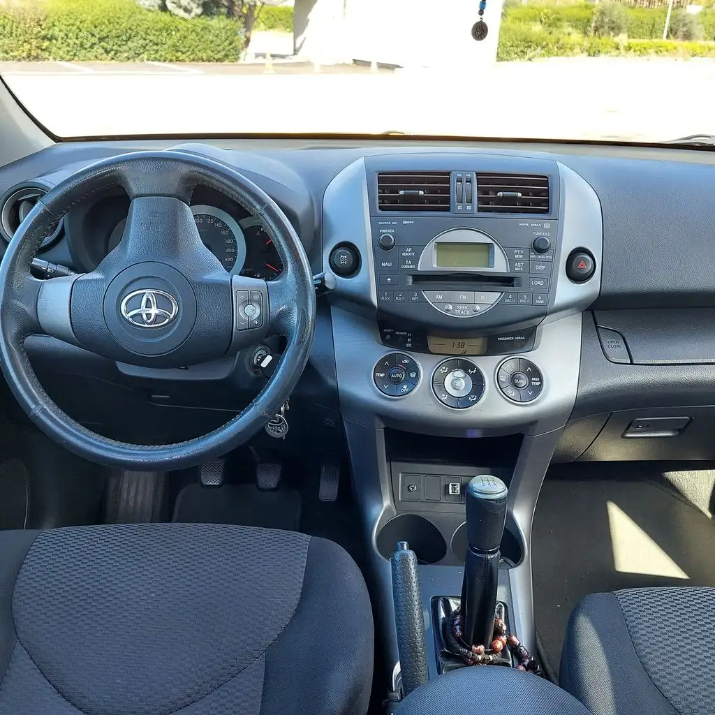 Toyota RAV-4  '06