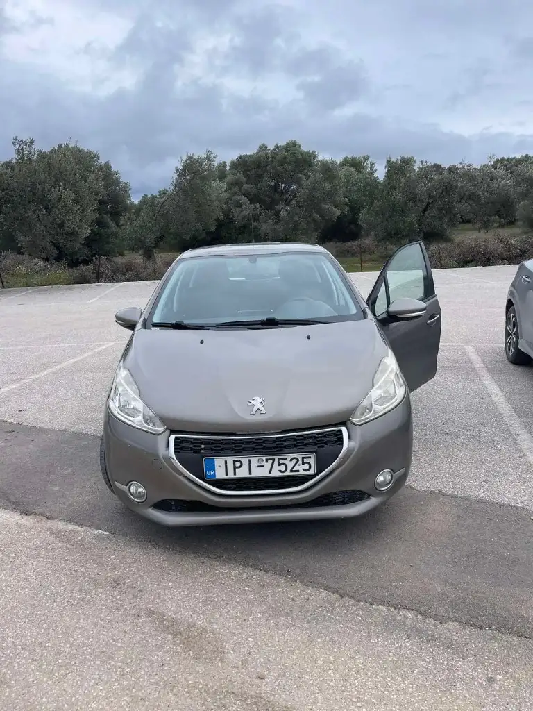 Peugeot 208  '15