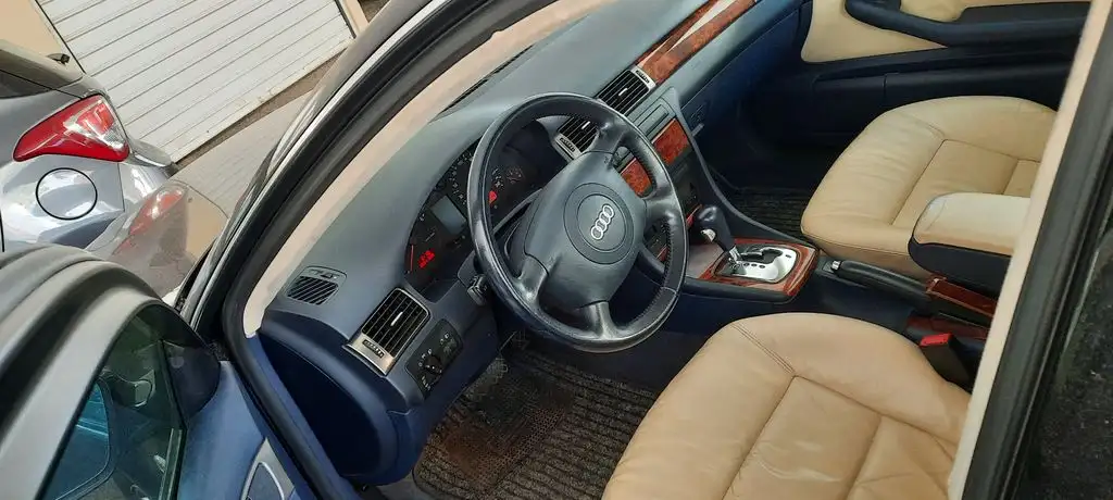 Audi A6 1.8Τ '01