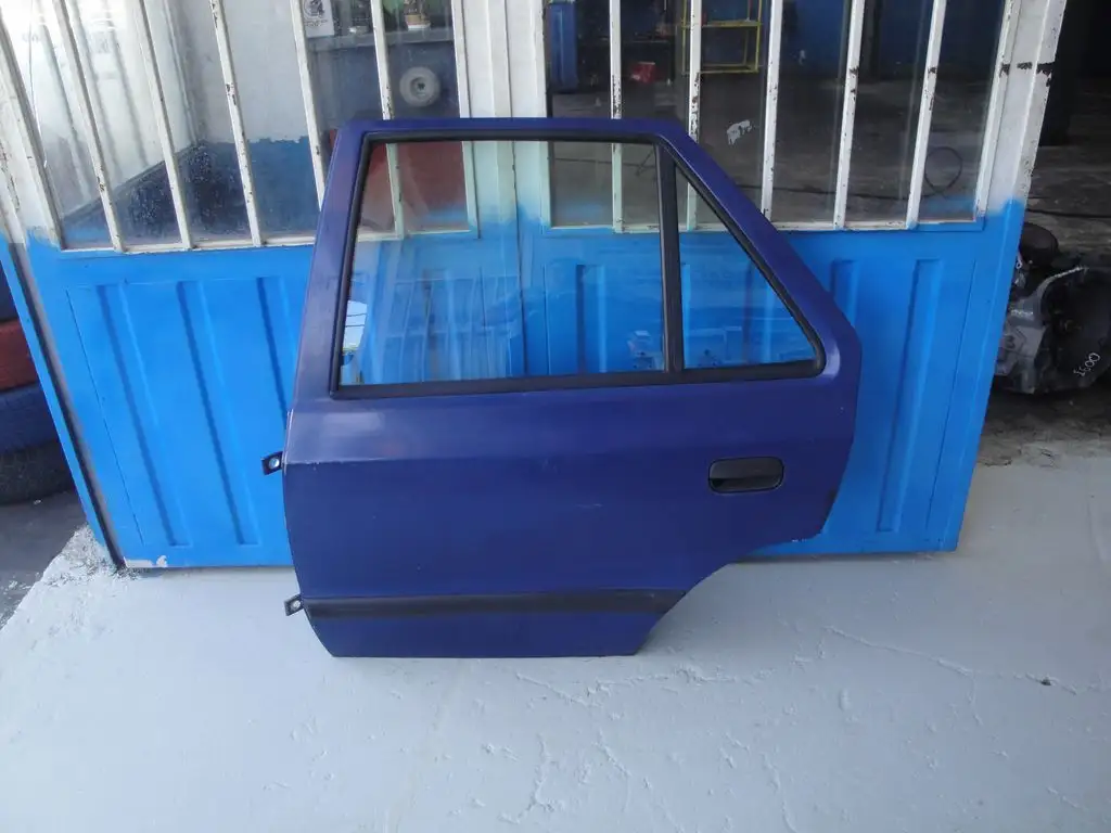 Πόρτα πισω Αριστερα …