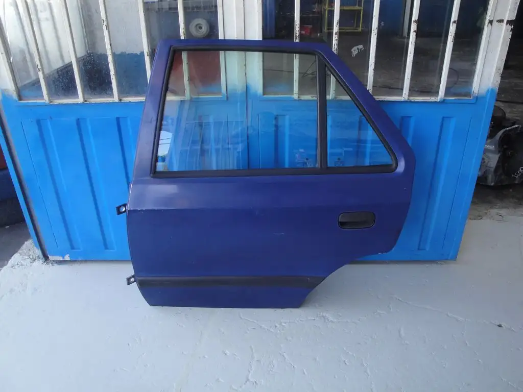 Πόρτα πισω Αριστερα …