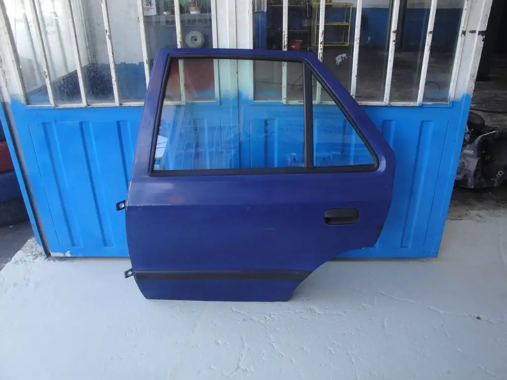 Πόρτα πισω Αριστερα …