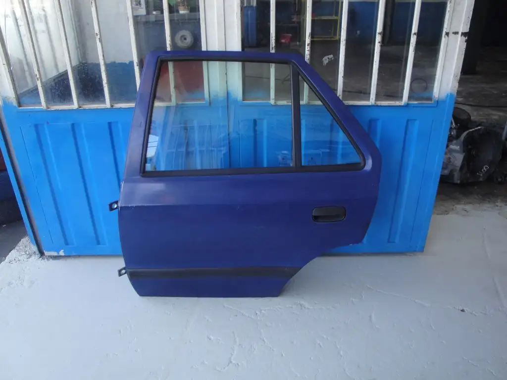 Πόρτα πισω Αριστερα …