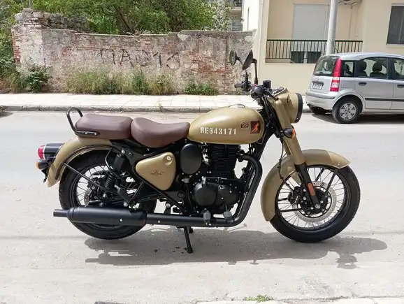 Enfield 350 Classic Outfit Royal Enfield Classic 350 DESERD SAND '24