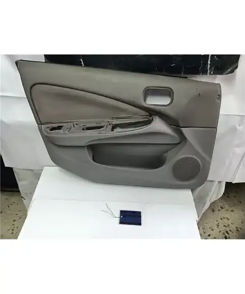 ΤΑΠΕΤΣΑΡΙΑ ΠΟΡΤΑΣ NISSAN ALMERA 2000-2002 Εμπρός Αριστερά 80925-BN100