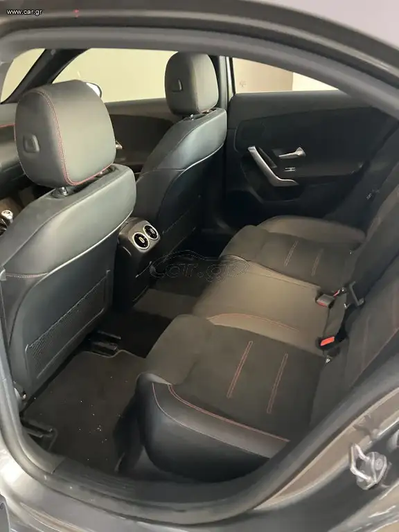 Mercedes-Benz A200 SEDAN …