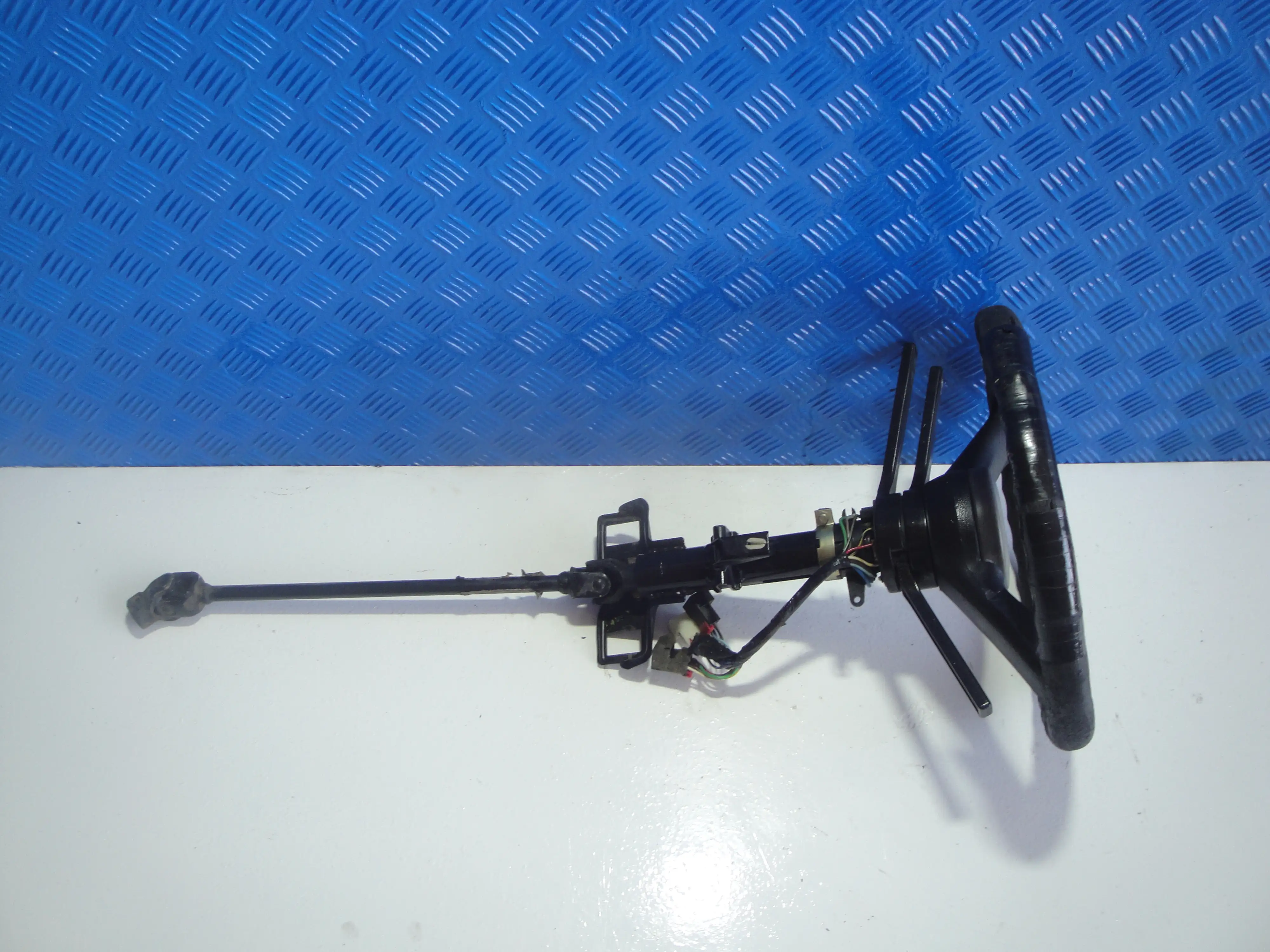 Τιμονι Μαζι με …