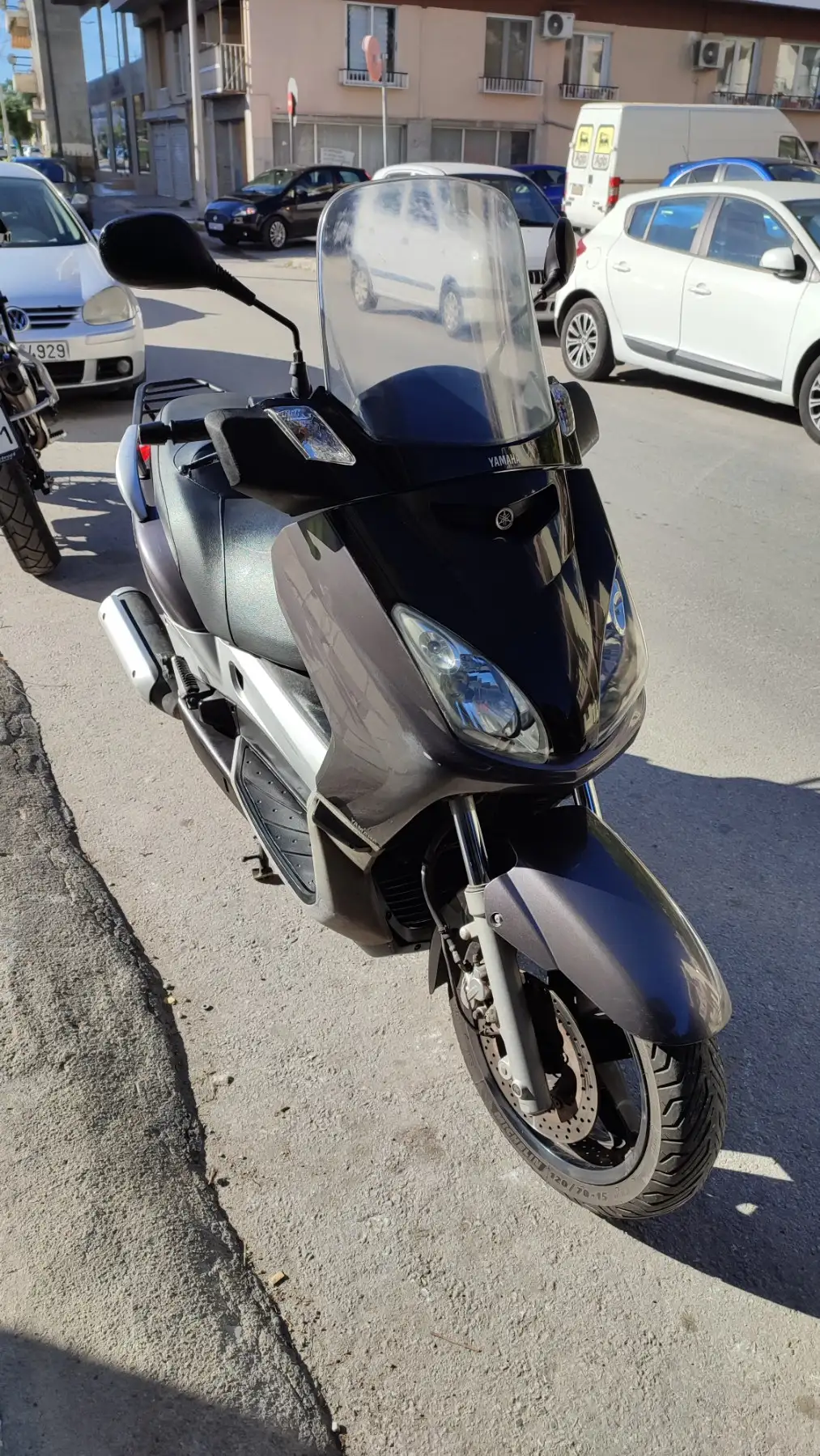 Yamaha X-Max 250 …