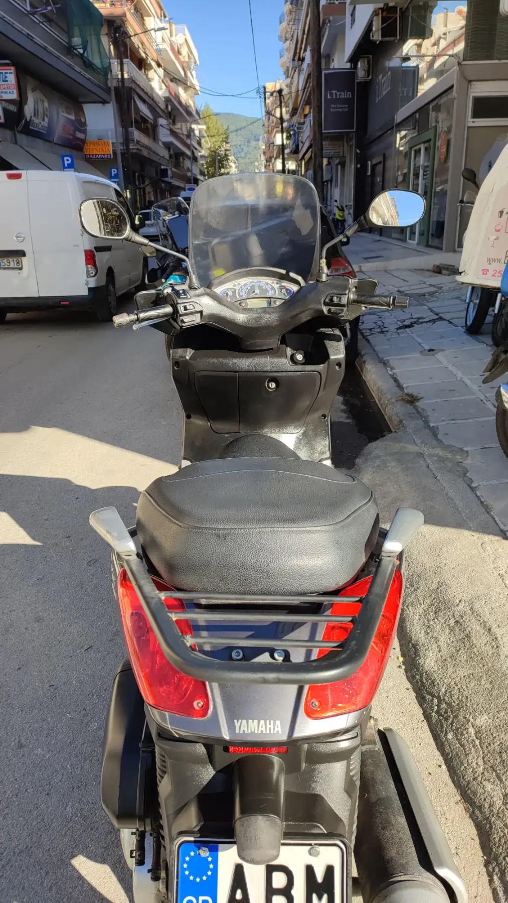 Yamaha X-Max 250 …